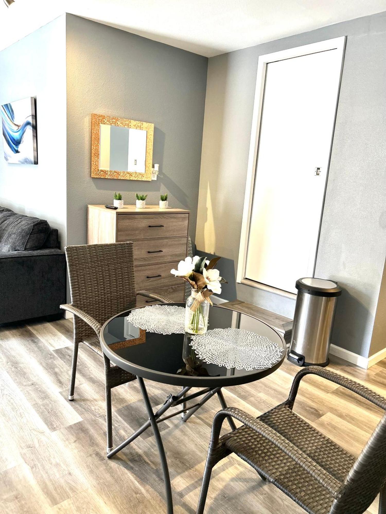 Spacious Studio With Private Entry Moreno Valley Bagian luar foto