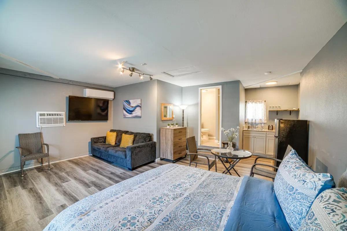 Spacious Studio With Private Entry Moreno Valley Bagian luar foto